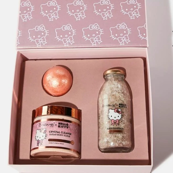 Creme Shop x Hello Kitty - Lovely Luxury Set - Cherry Blossom (Limited Edition) - Picture 4 of 12